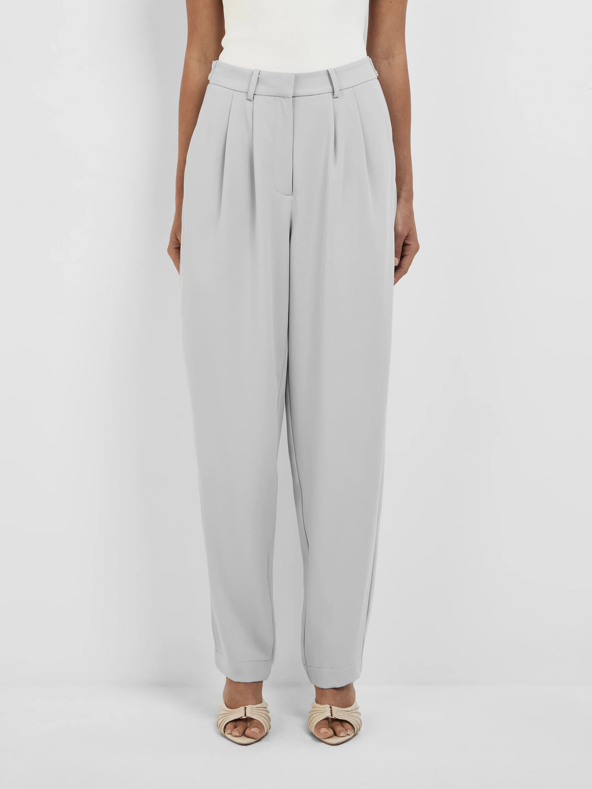 NIA PANT